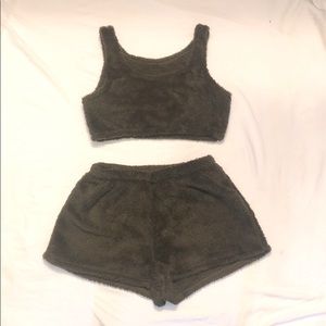 Army green fuzzy matching set